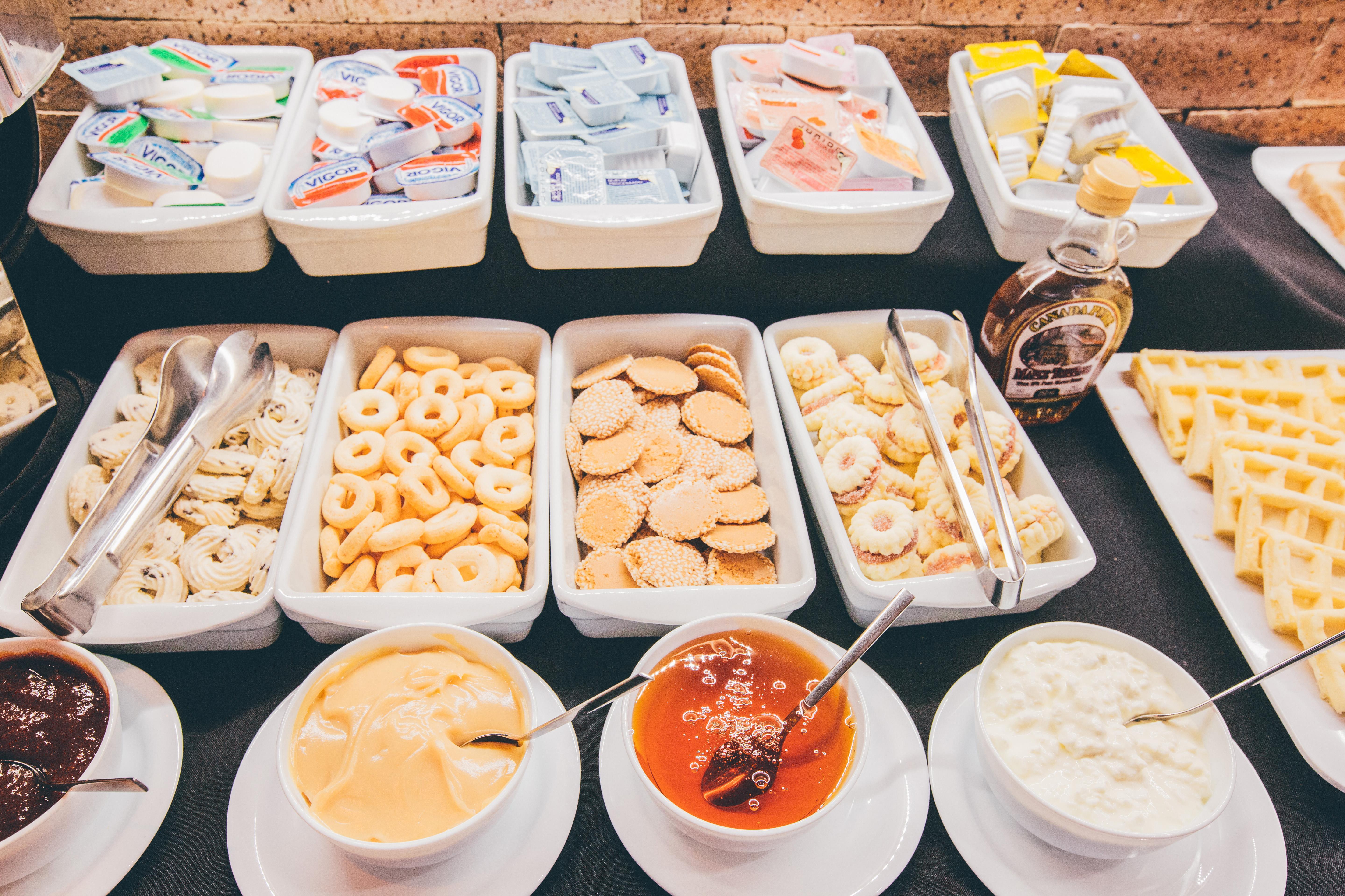 ברזיליה Cullinan Hplus Premium מראה חיצוני תמונה A selection of cheese at a buffet
